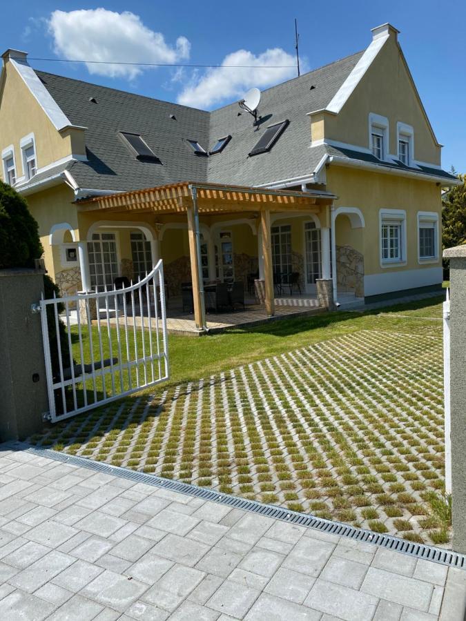 Pacsirta Apartman 렌티 외부 사진