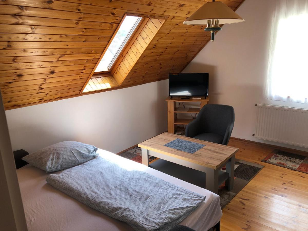 Pacsirta Apartman 렌티 외부 사진