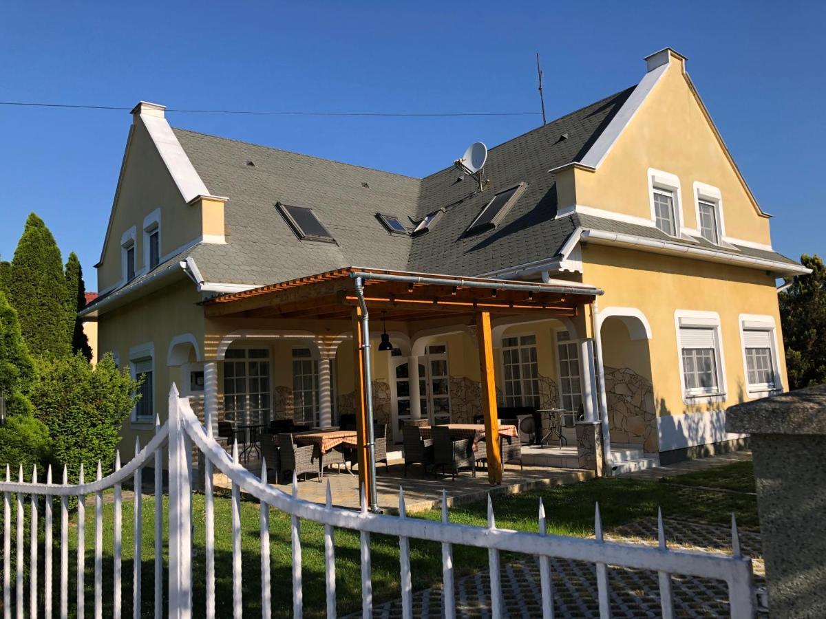 Pacsirta Apartman 렌티 외부 사진